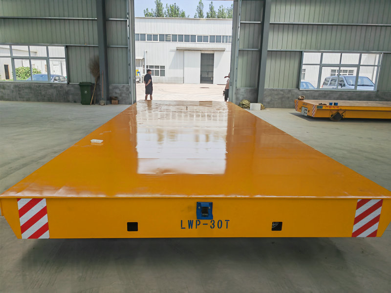 Vettura tat-Trasferiment bla Trackless LWP