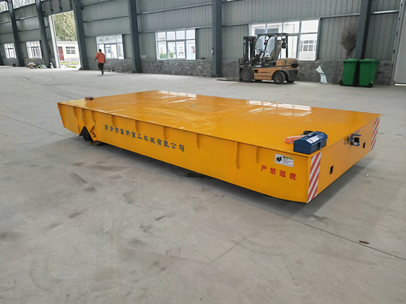 Trolley tat-trasport ċatt elettriku bla trackless